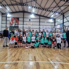 Международный волейбольный турнир в стороне