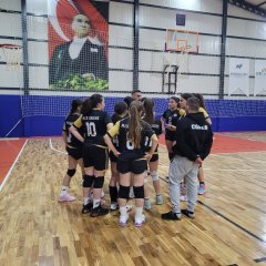 Молодежный волейбольный турнир в стороне