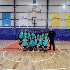 Волейбольный турнир в стороне