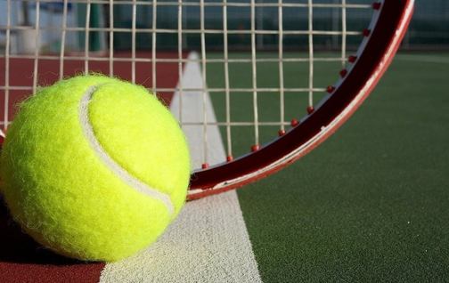 как играть в теннис