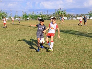 Интенсивный молодежный футбольный подкат – Академия «Ред Булл Зальцбург»