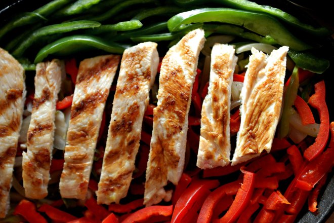 Sebzeli Tavuk Fajita Kasesi Tarifi