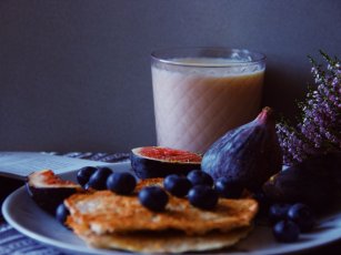 Tahinli & İncirli Akdeniz Smoothie