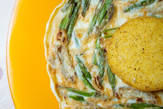 Kuşkonmazlı & Fesleğenli Hafif Gurme Omlet