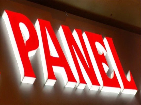 Kabataş Tabelacı: Işıklı, Totem ve Kutu Harf Tabela