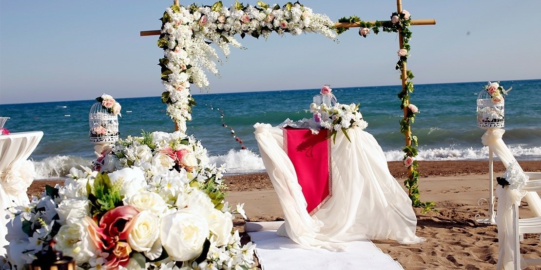 Подготовка Церемонии Бракосочетания В Отеле В Турции