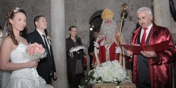 Свадебная Церемония В Церкви Святого Николая