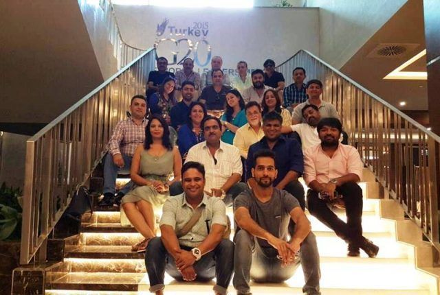 Приветсвуя планировщика индийской свадьбы партнеры В Анталии