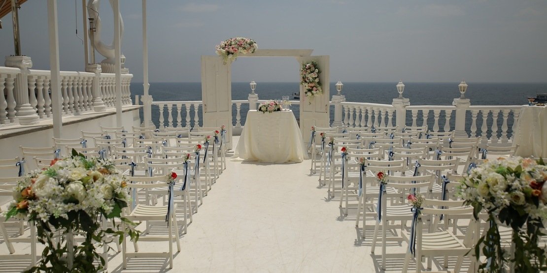 Hochzeit und standesamtliche Trauung im Restaurant in Antalya