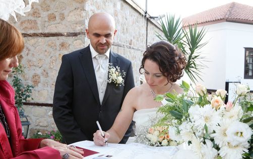 عقد رسمی در ساحل ترکیه