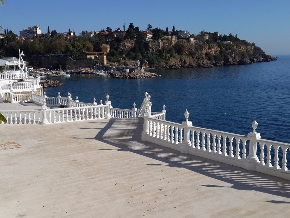 Club Arma Restaurant