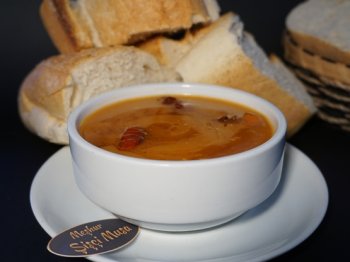 Ev Yapımı Özel Tarhana Çorbası