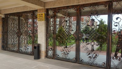 ferforje apartman kapısı