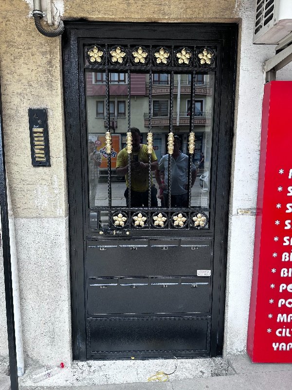 kod 125 apartman ve bina giriş kapıları