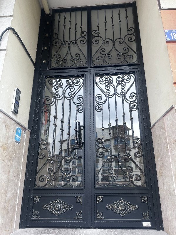 kod 124 apartman ve bina giriş kapıları