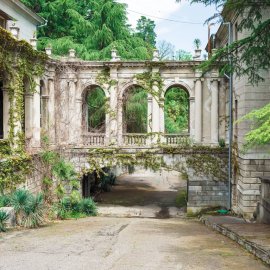 WG-326_Old Courtyard