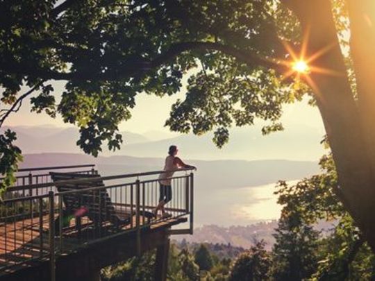 Bir Estetisyenin Ameliyatsız Yüz Germe Tecrübesi: Hikayesini Ondan Dinleyin