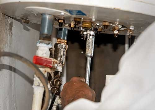 kombiye-fazla-su-bastim-damlatiyor-kombiden-su-damlama