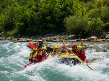 Features of river rafting