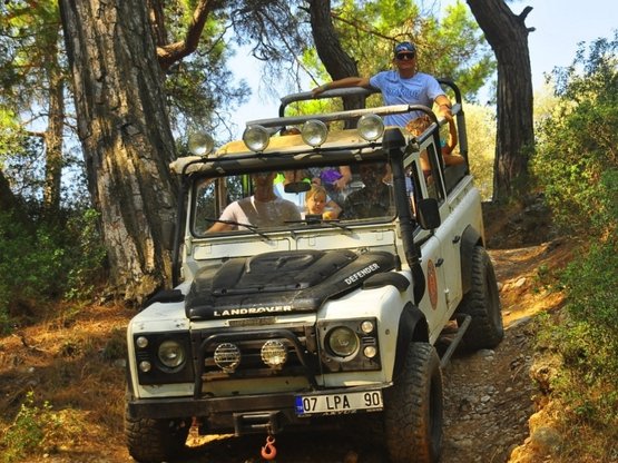 Okurcalar Jeep Safari