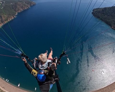 Paragliding