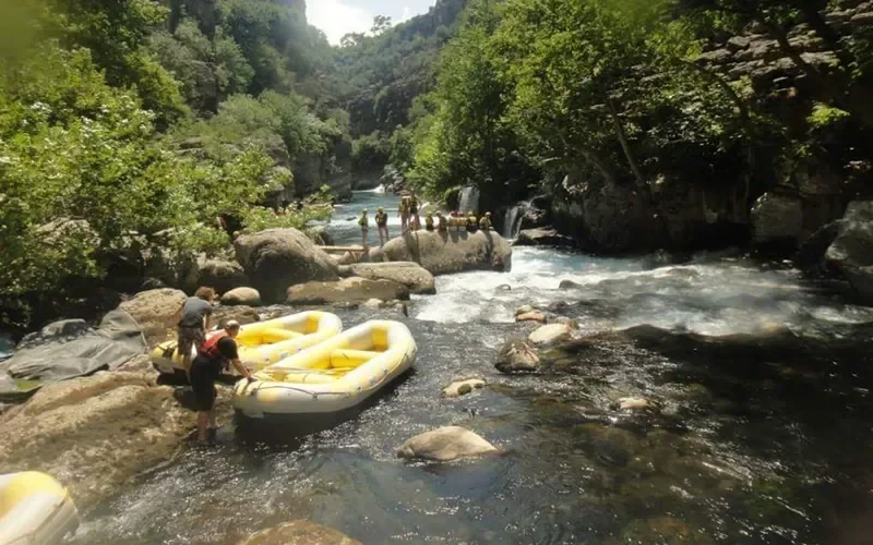 Yellow rafts on the riverbank – Antalya Rafting Prices