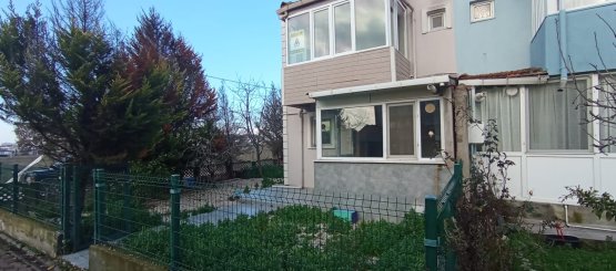 Nilüfer Sitesinde Bahçeli Triplex Villa