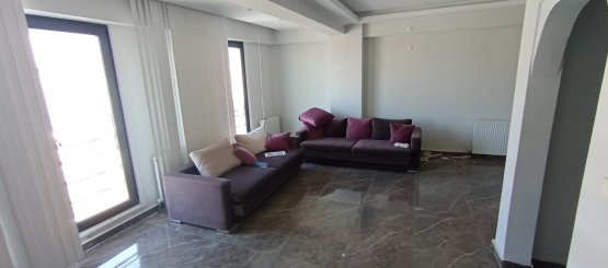 Şirintepe Bölgesi Cadde Üzeri Kiralık Dublex