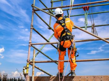 YÜKSEKTE GÜVENLİ ÇALIŞMA