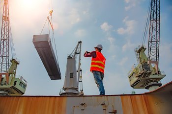 YÜK KALDIRMA İŞLERİNDE İŞ GÜVENLİĞİ