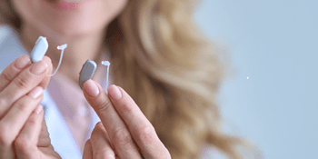 CROS İşitme Cihazları Nedir? Nasıl Çalışır?