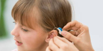 Çocuklarda İşitme Kaybı Belirtileri Nelerdir? Aileler İçin Rehber