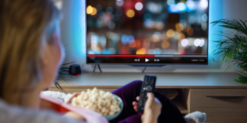 "İşitme Cihazı TV Bağlantı Aparatları ile Konforlu TV Deneyimi"