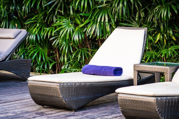 beautiful-outdoor-swimming-pool-with-bed-deck-chai-202
