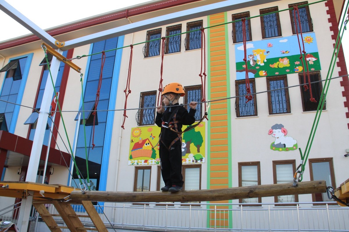 Mobile Adventure Cube