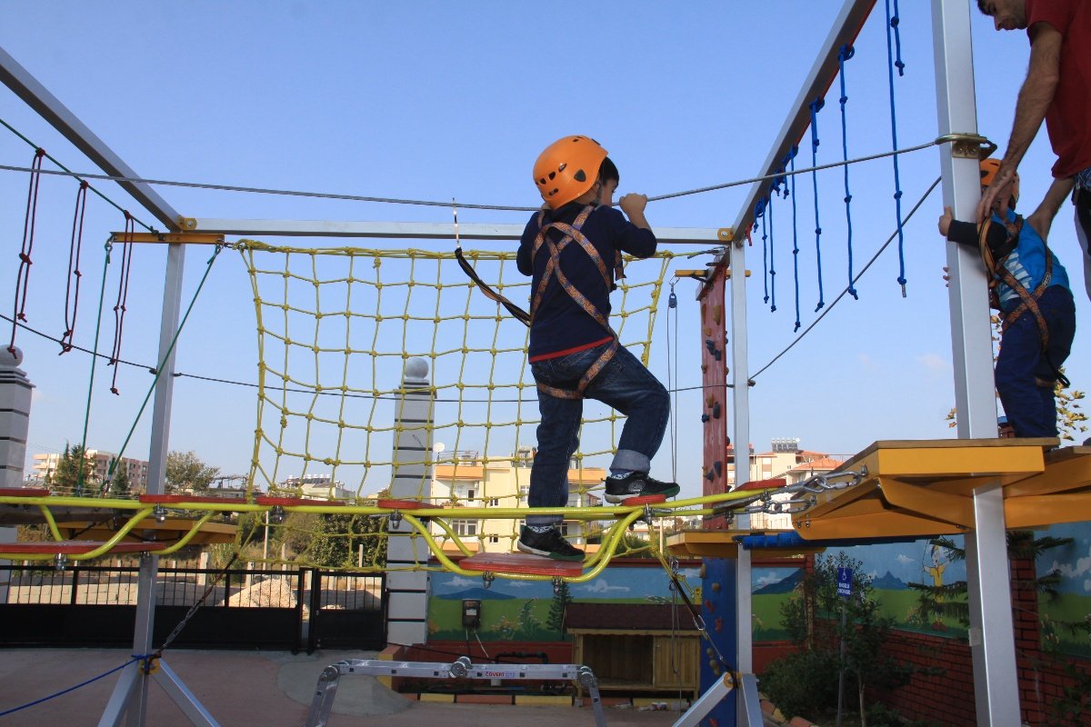 Mobile Adventure Cube