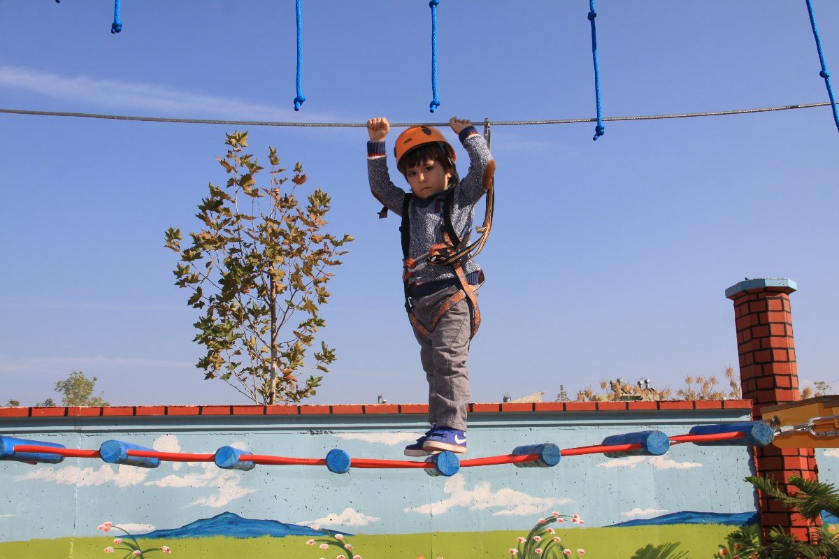 Mobile Adventure Cube