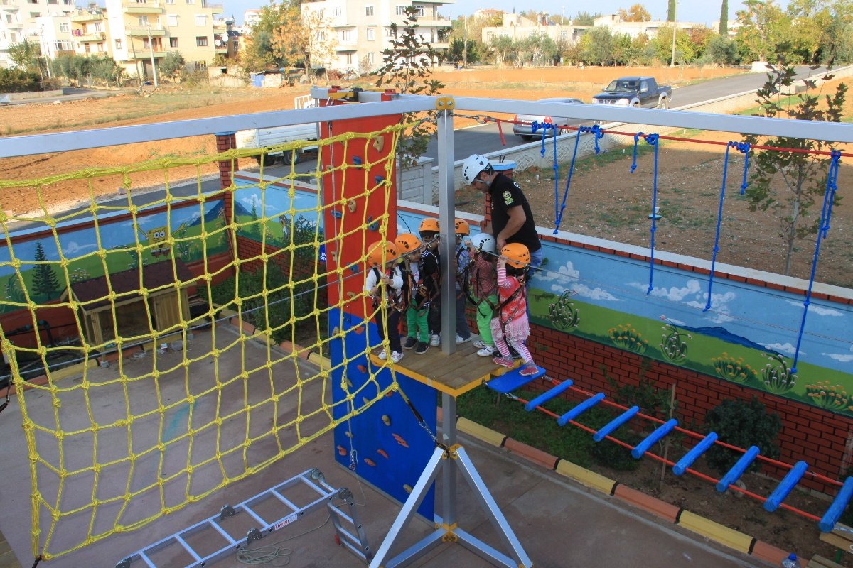 Mobile Adventure Cube