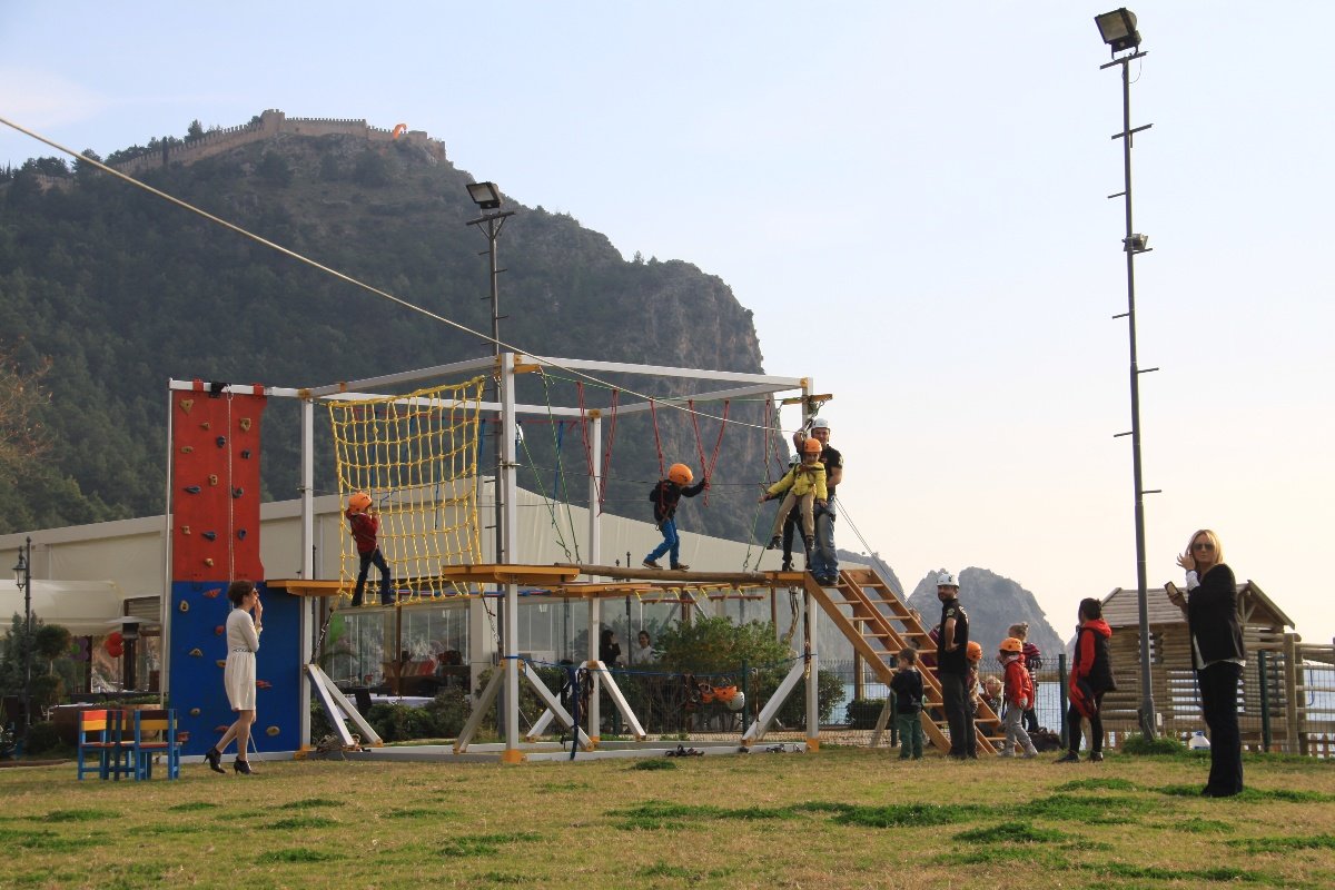 Mobile Adventure Cube