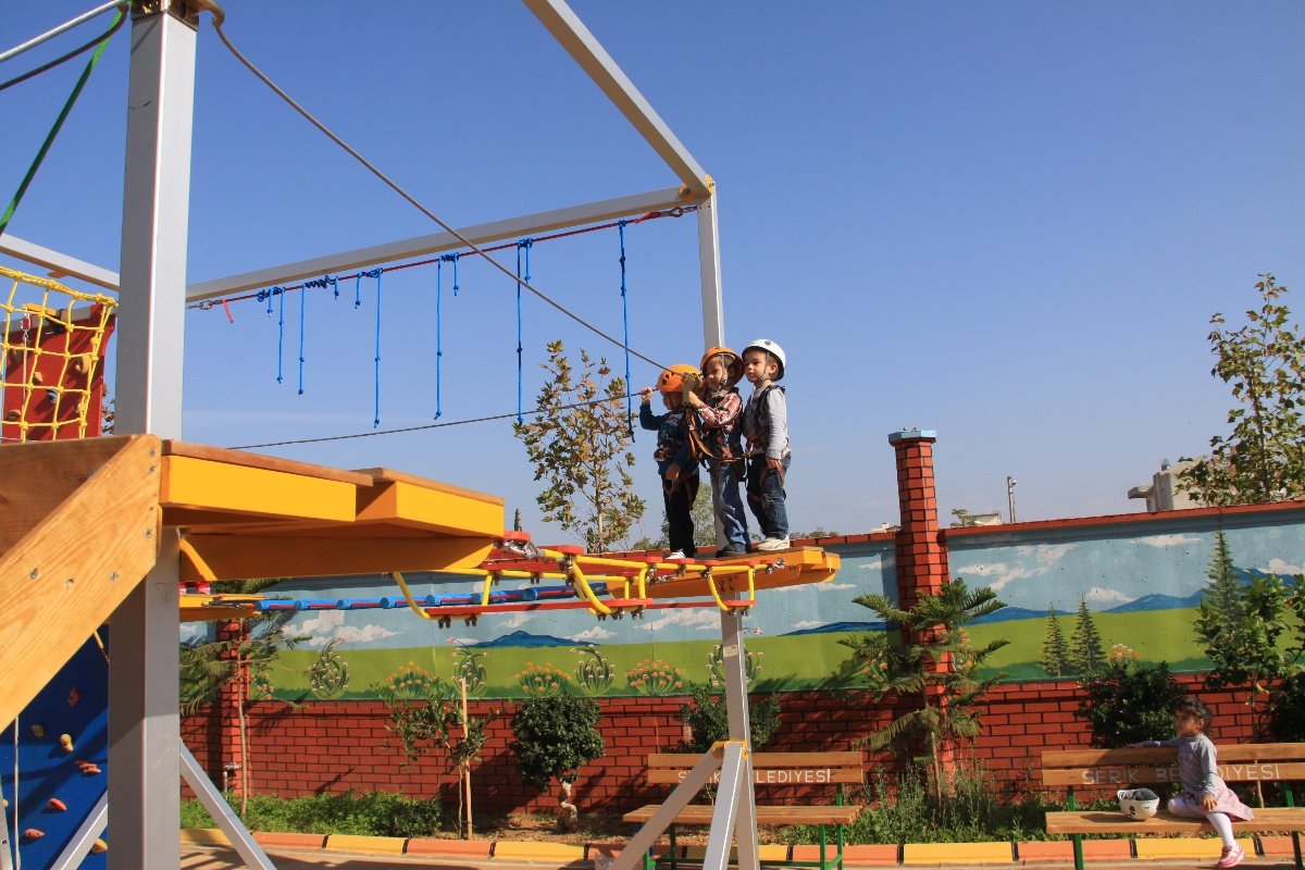 Mobile Adventure Cube