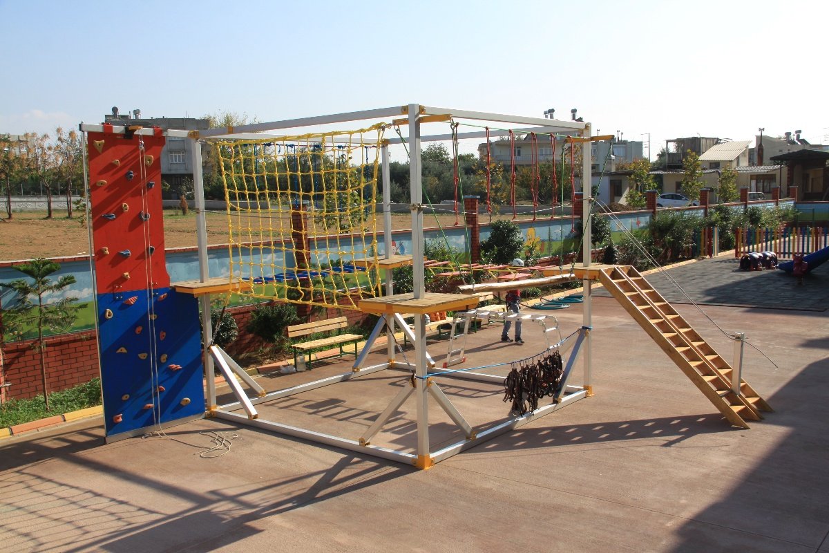 Mobile Adventure Cube