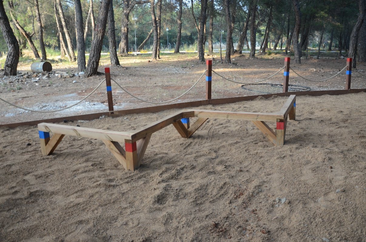 Mobile Survivor Trails