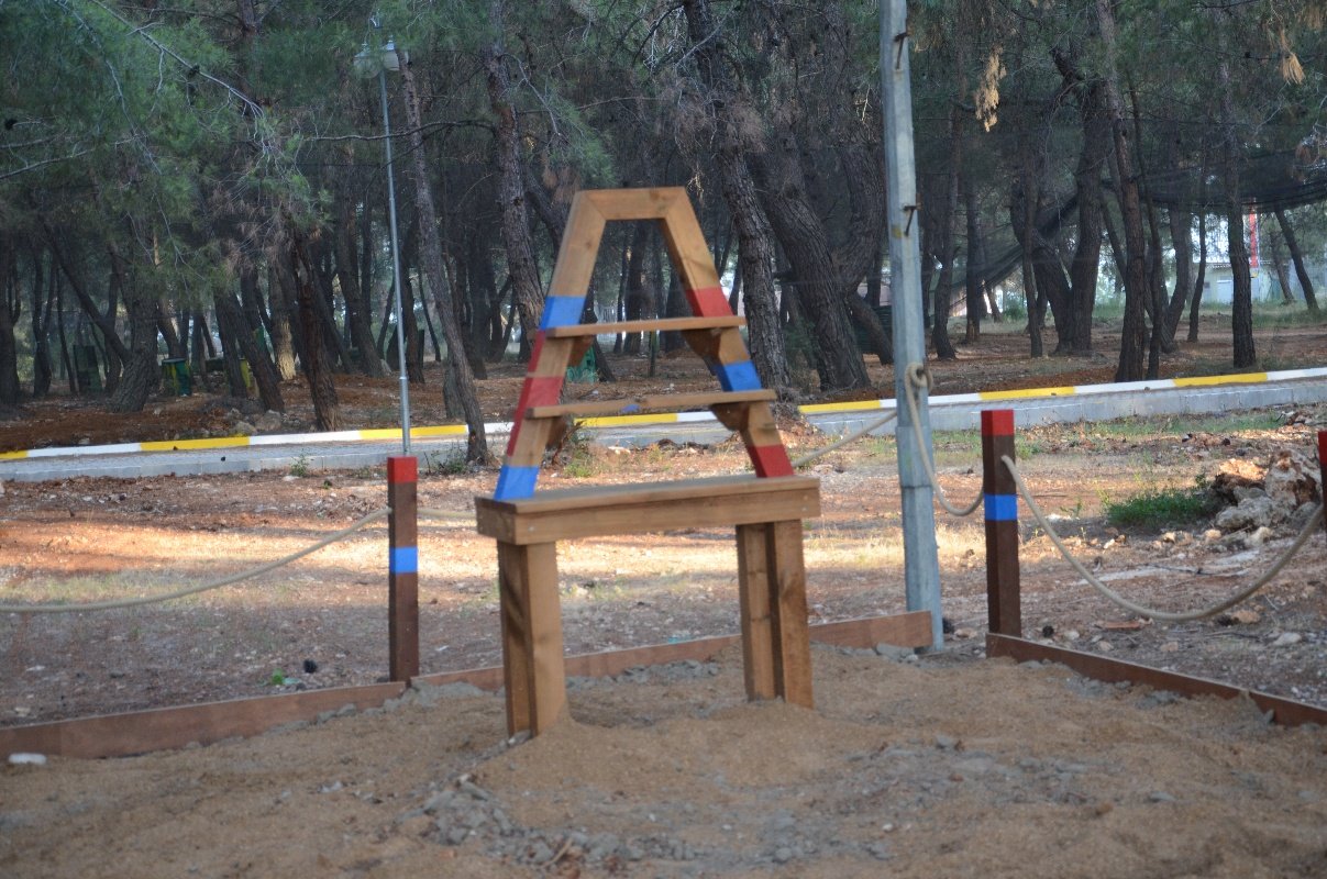 Mobile Survivor Trails