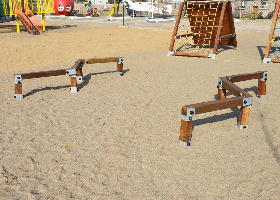 Mobile Survivor Trails