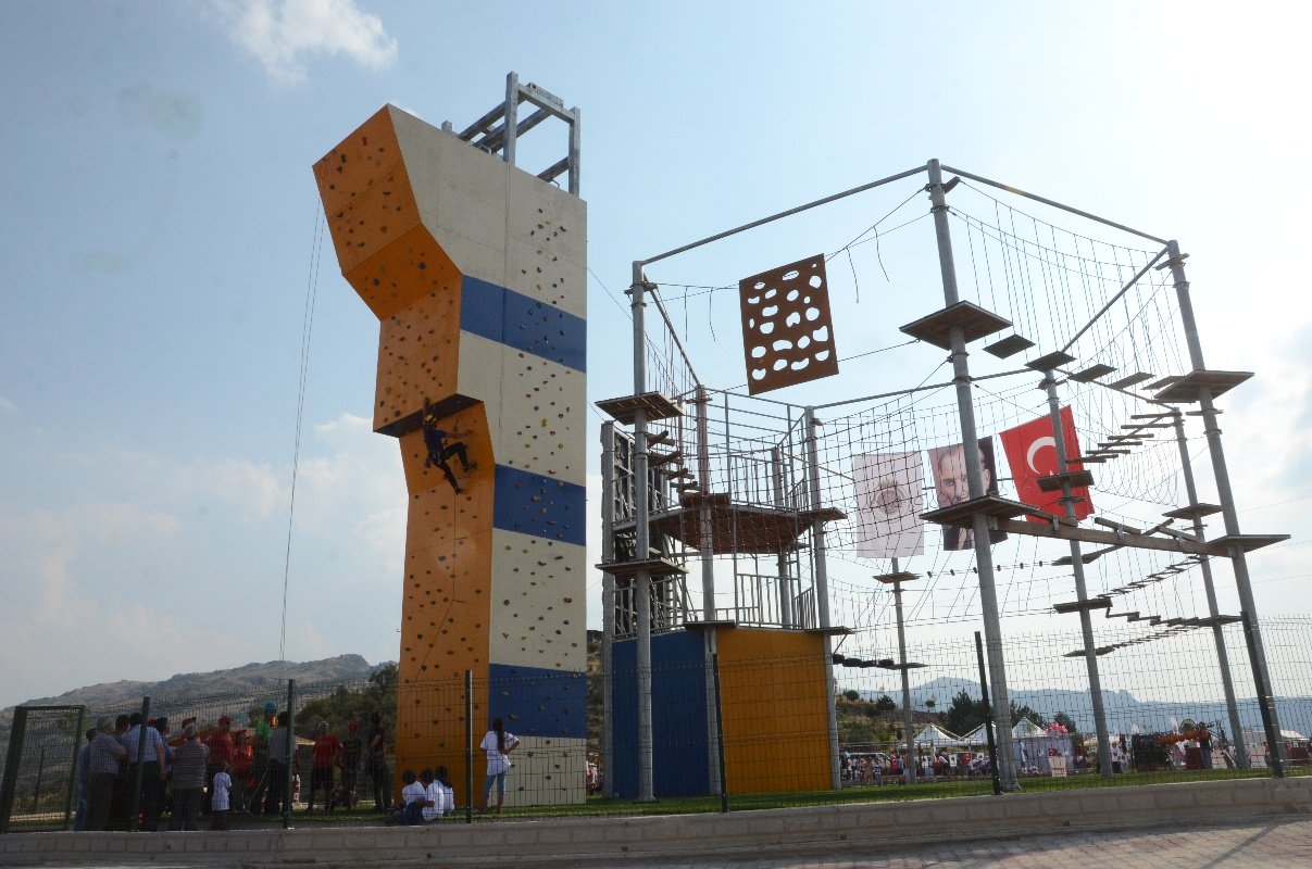 Six-part Adventure Park