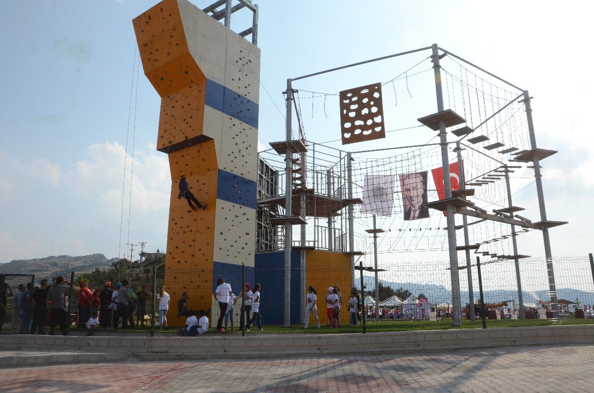 Six-part Adventure Park