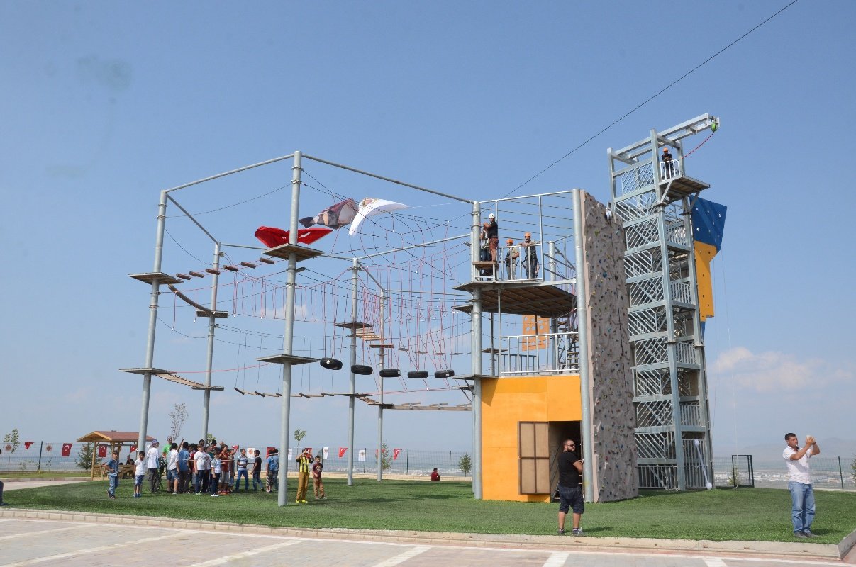 Six-part Adventure Park