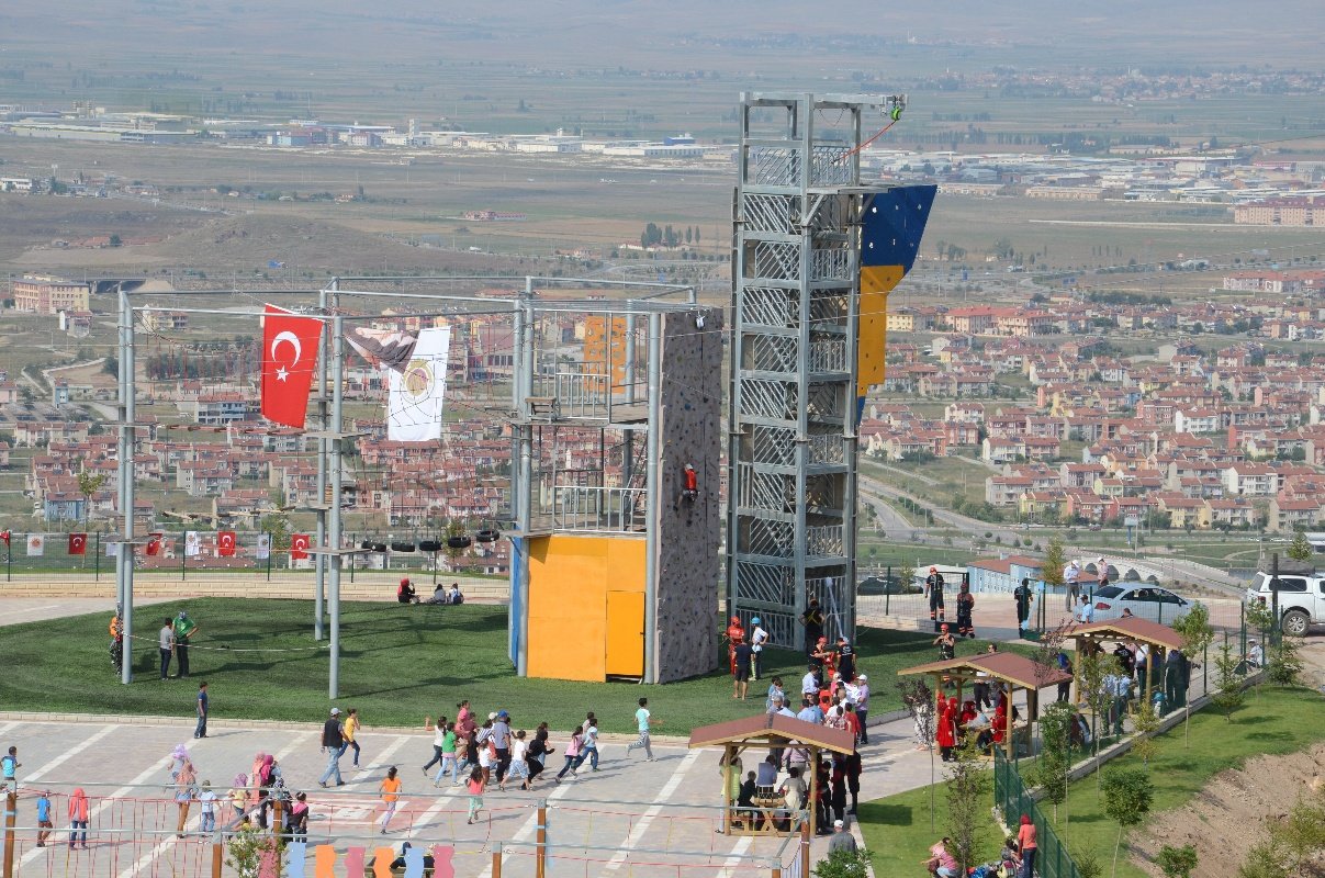 Six-part Adventure Park