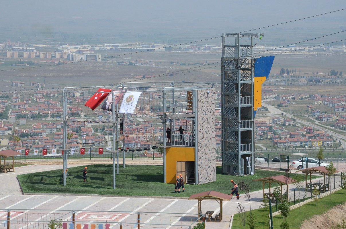 Six-part Adventure Park