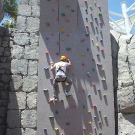 Plywood Tırmanma Duvarı